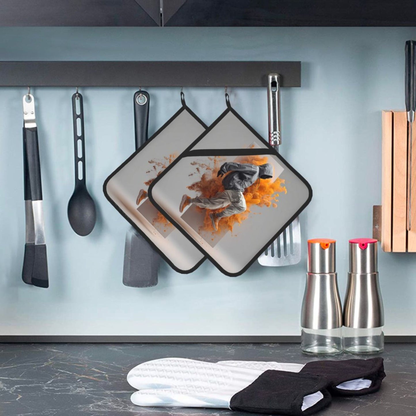Urban Motion Heat-Resistant Pot Holder Set of 2｜8"x8" Square Kitchen Pads with Elastic Strap and Hanging Loop